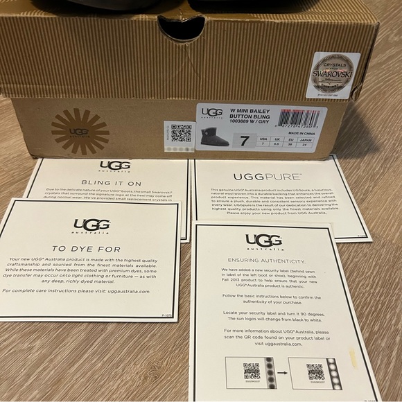 UGG Swarovski crystal Mini Bailey Button Bling boots Grey Size 7 W/Box - Picture 13 of 13